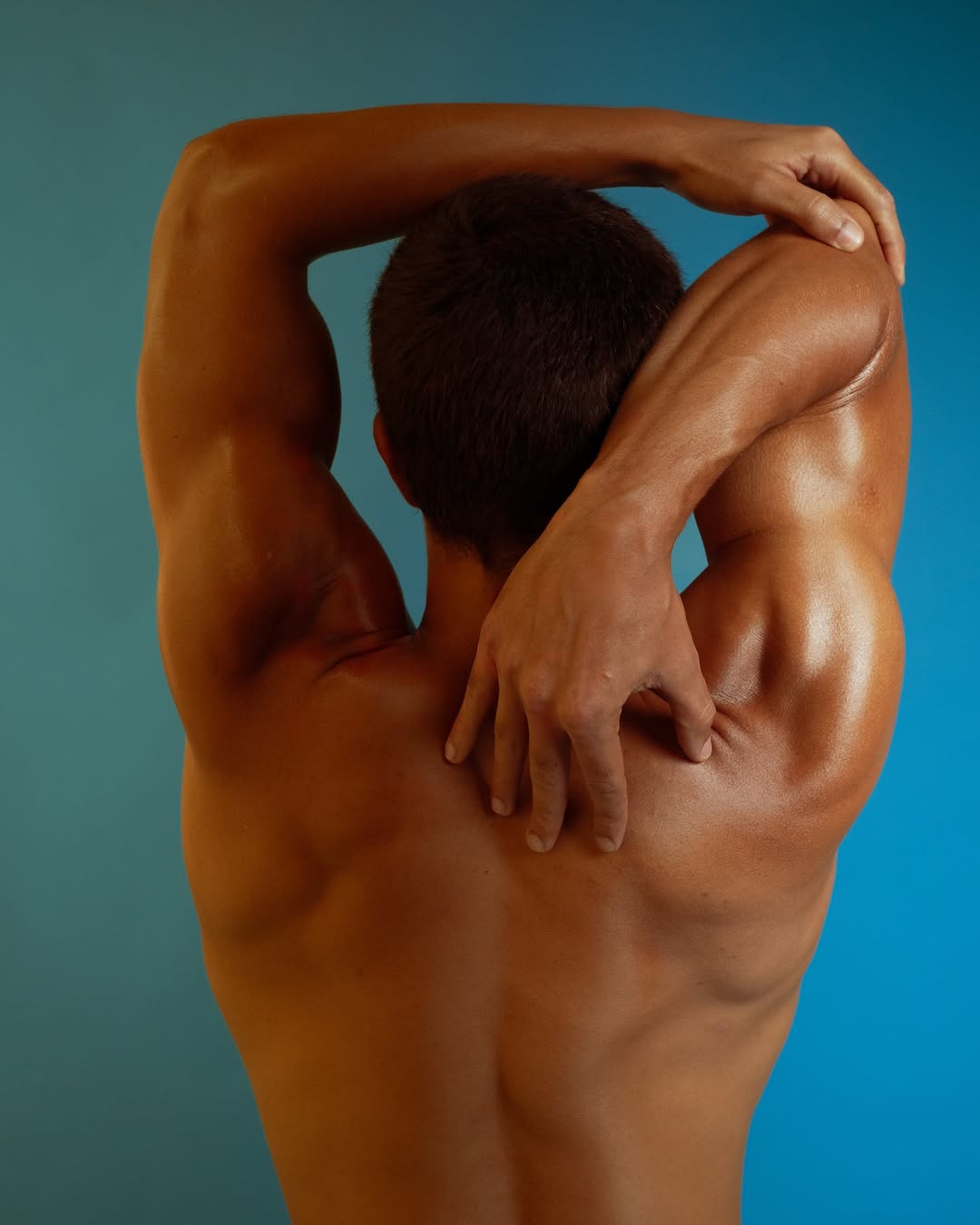 Ator Kelner Macêdo faz sucesso com público gay