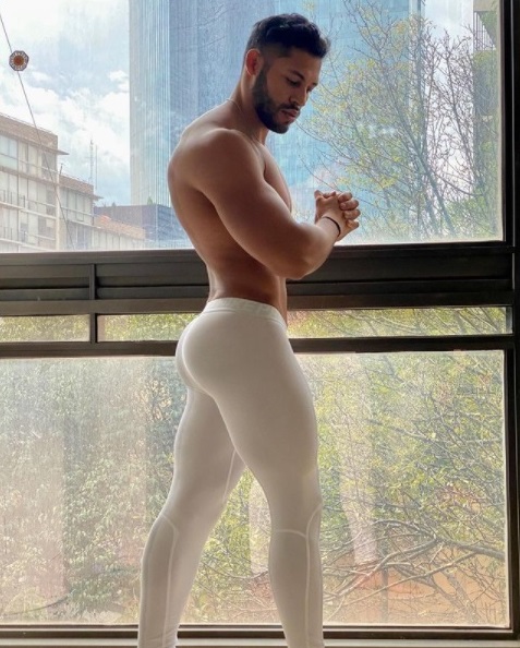 Joseales, modelo Alejandro García, venezuelano, famoso no Onlyfans e pela grife gay Andrew Christian