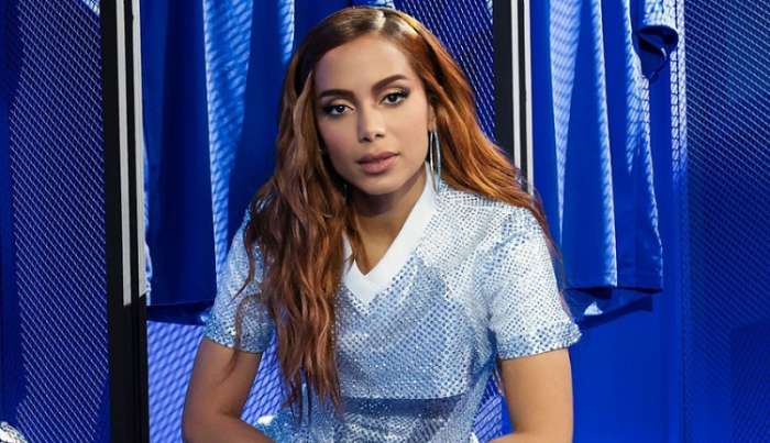 Anitta coloca 8º número 1 no Top 30 Gay Brasil