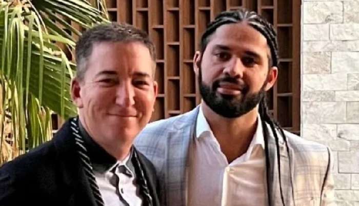 Glenn Greenwald denuncia homofobia do PT contra seu marido, o deputado David Miranda