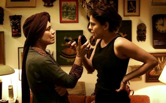 Regina Duarte e B&aacute;rbara Paz em 'Gata Velha Ainda Mia', em cartaz na cidade