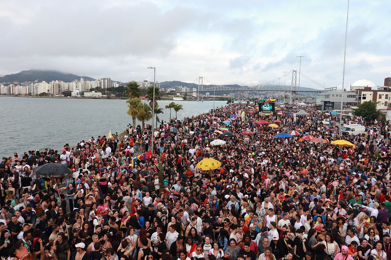 Fotos da parada LGBT gay de Floripa 2023