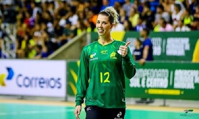 16 atletas gays, lésbicas e bissexuais do Brasil na Olimpíada: Babi Arenhart (handebol)