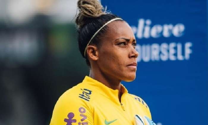 16 atletas gays, lésbicas e bissexuais do Brasil na Olimpíada: Bárbara Barbosa (futebol)