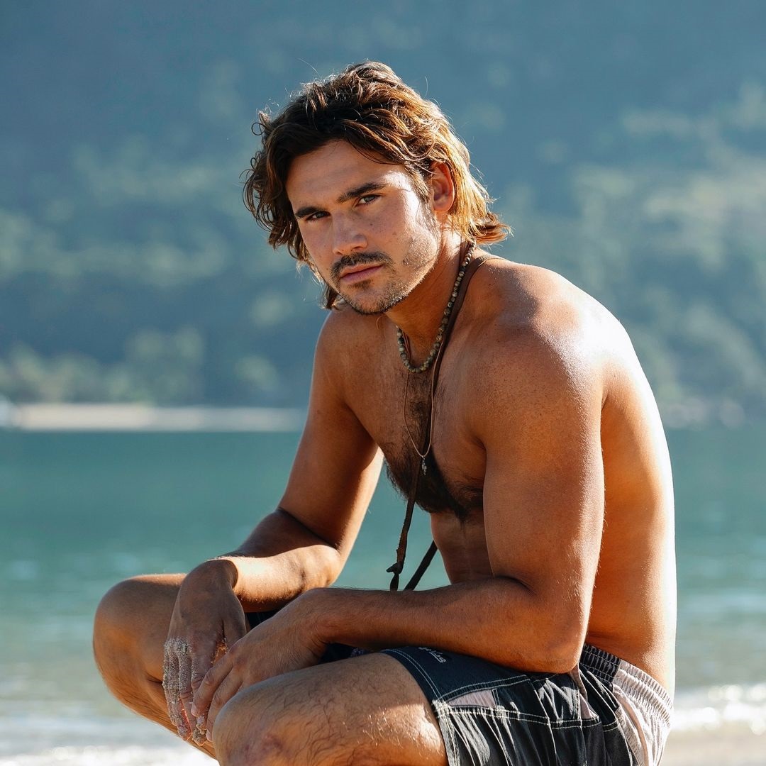 16 atores gatos do elenco da novela Mania de Você - Guia Gay Floripa