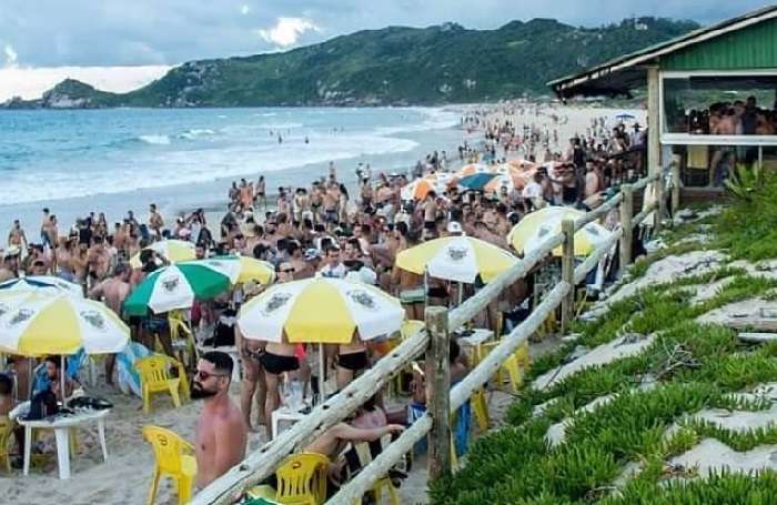 Bar do Deca: Praia Mole tem point super gay