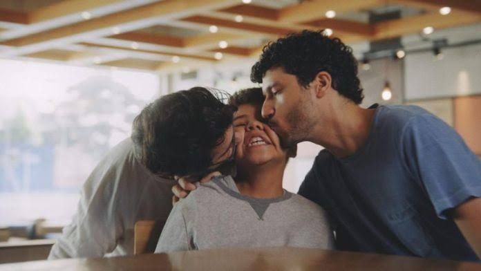 Campanha com crianças e pais gays da Burger King é alvo de boicote