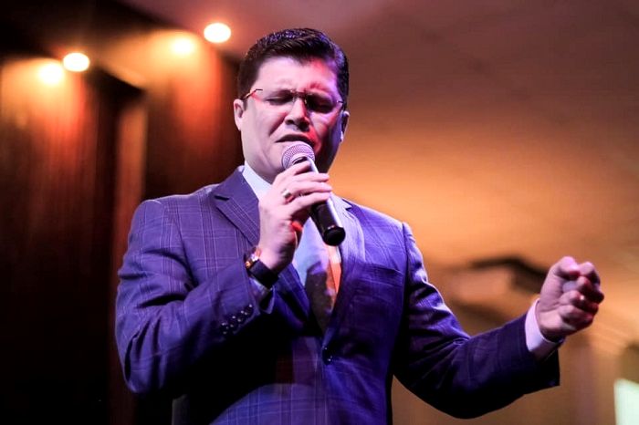 Pastor Davi Góes espalha fake news sobre coronavac