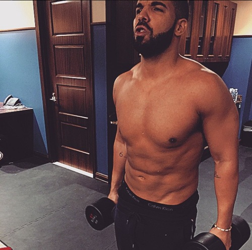 30 fotos de Drake - um dos cantores mais gatos e gostosos do momento