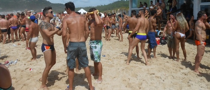 Praia Mole ganhou como melhor praia gay de Floripa em 2021