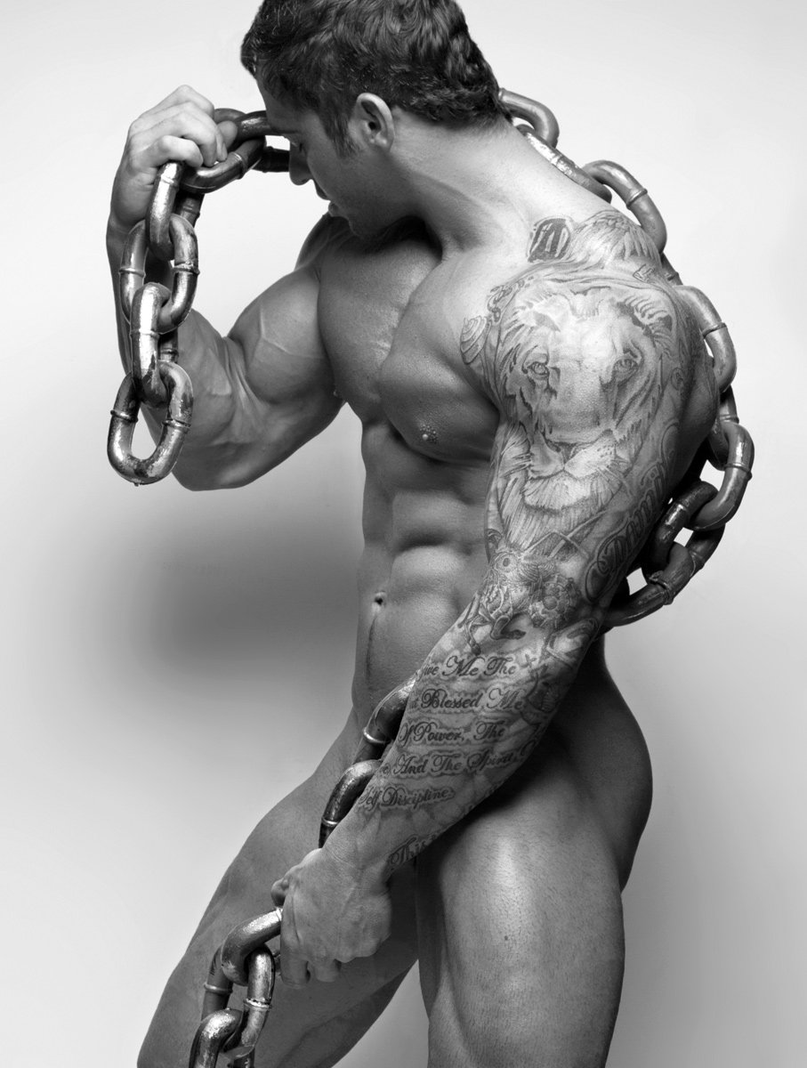 Michael Stokes: fotógrafo clica personal trainers e fisiculturistas em fotos homoeróticas.