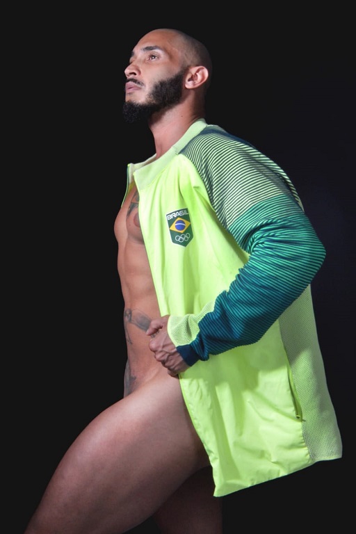 Mister Bumbum Fábio Alves, muso da Porto da Pedra, conta que bunda aumentou