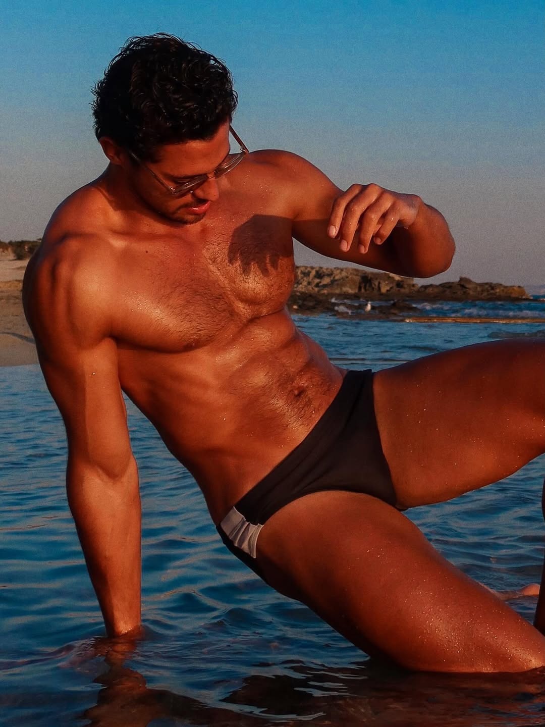 Moises Victorino: fotos do modelo namorado de Leo Dias