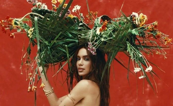No Top 30, Anitta segue nas 2 primeiras posições