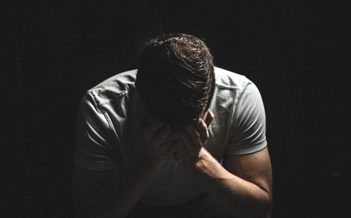 Adolescente gay é espancado e família aponta homofobia