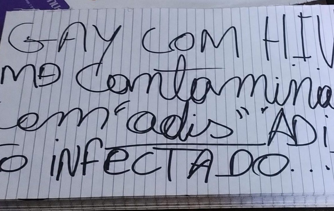 Homem é encontrado morto com frase 'Gay com HIV, me contaminou'