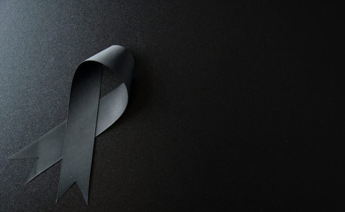 Rainha do country e ícone gay morre aos 80 anos