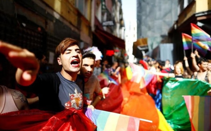 Turquia lança grande operação contra ativismo LGBT