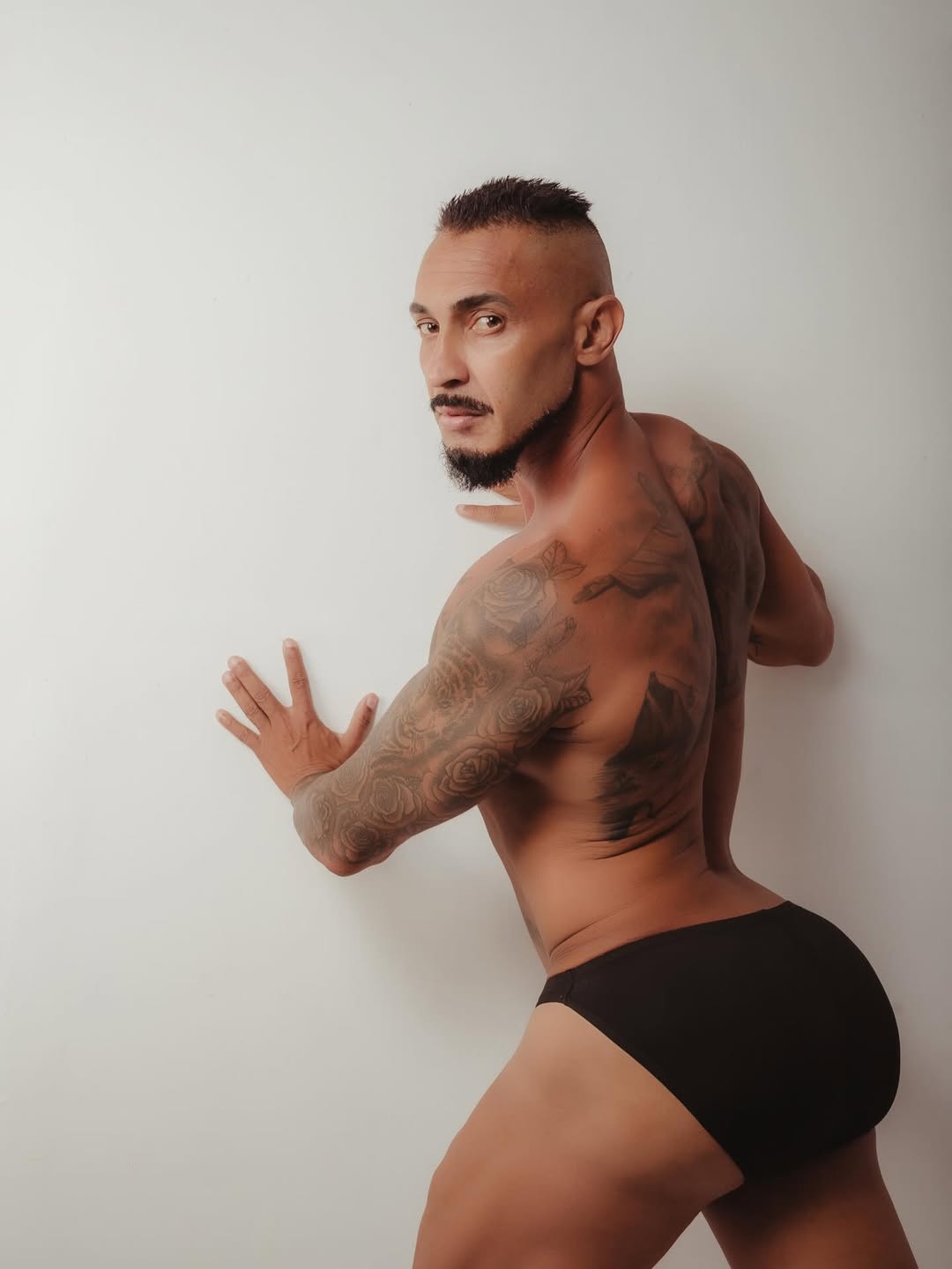 Pedro Alves bunda gay