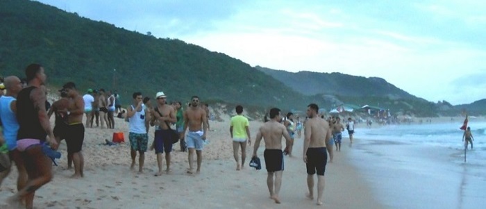 Praia Mole: reduto gay em Floripa