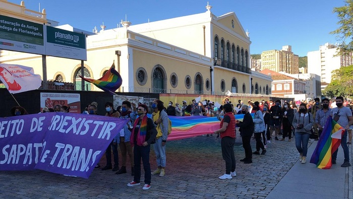 Protesto contra estupro de jovem gay em Floripa