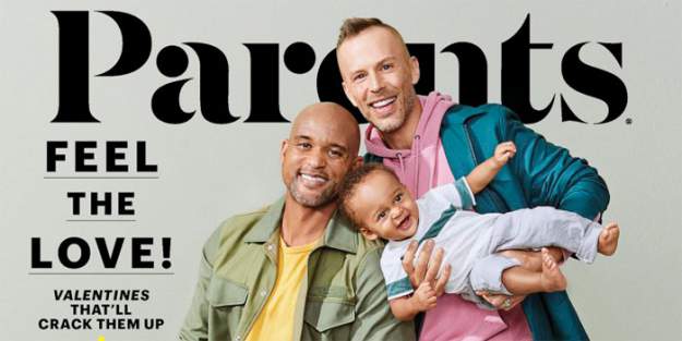 Revista Parents estampa família comandada por casal gay e é criticada