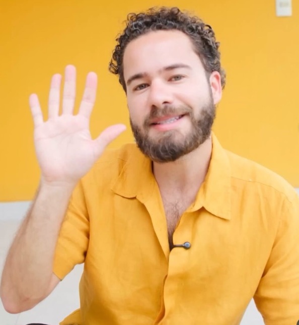 Influenciador gay Victor Oliveira é condenado pela Justiça de São Paulo