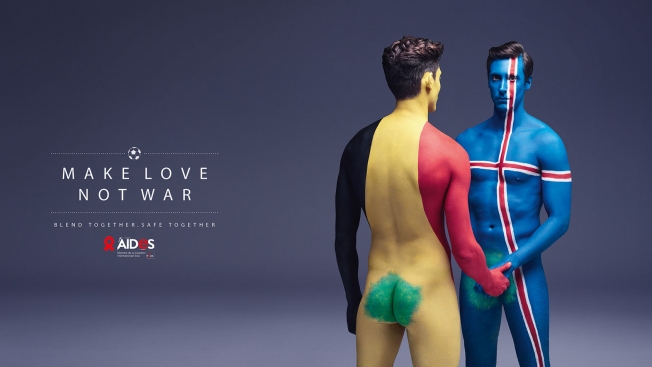 Campanha desnuda modelos e usa futebol para falar de HIV