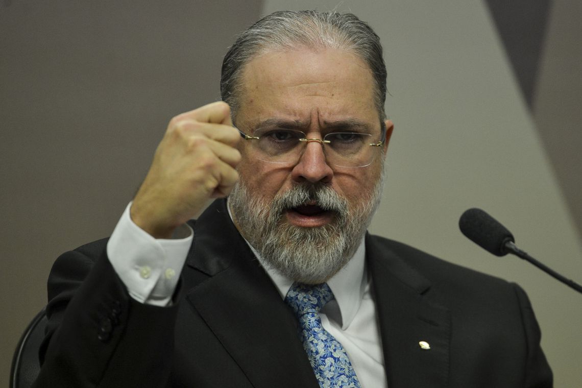 Augusto Aras fala em 'defender minorias' em posse na PGR