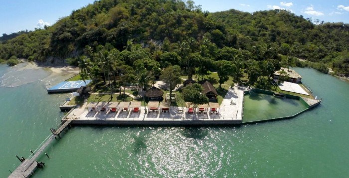 Bar gay promove passeio de escuna pela Baía de Todos os Santos