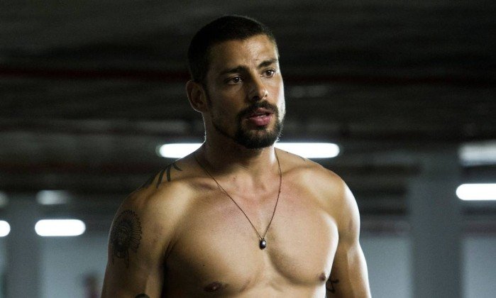 Cauã Reymond visita cinemas pornôs gays para compor personagem
