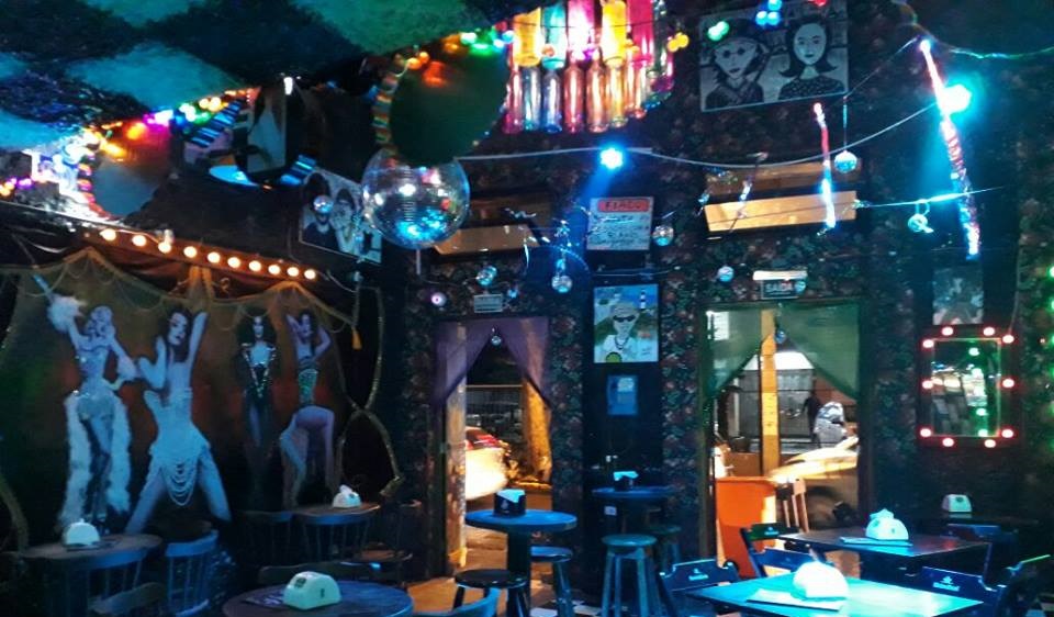 Bares de rua LGBT no Recife são interditados