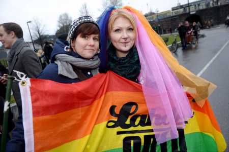 Presidente da Finlândia aprova lei do casamento gay
