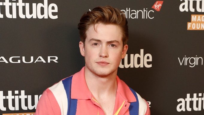 Sob pressão, ator Kit Connor, de 'Heartstopper', assume ser bi 