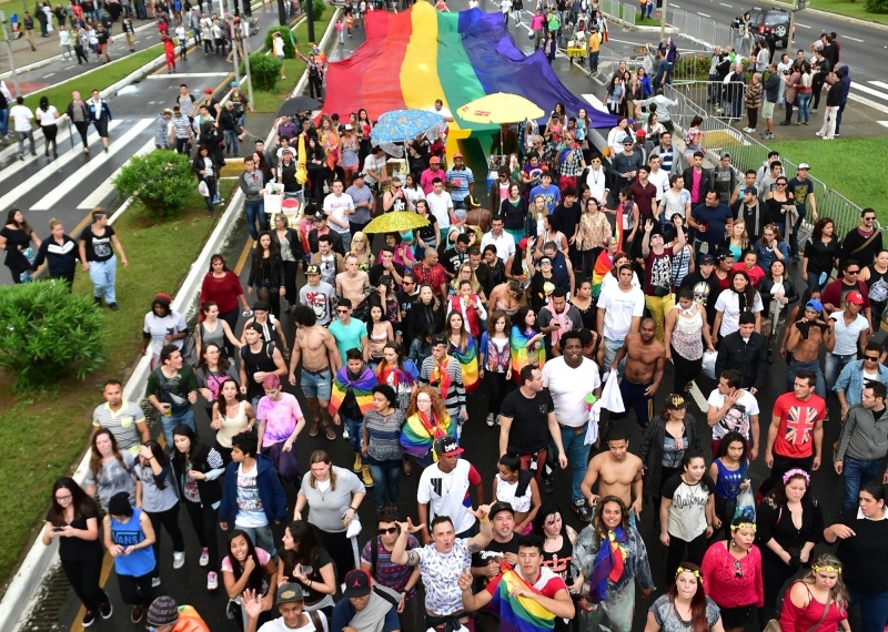 Veja fotos e mais fotos da Parada da Diversidade de Floripa 2015