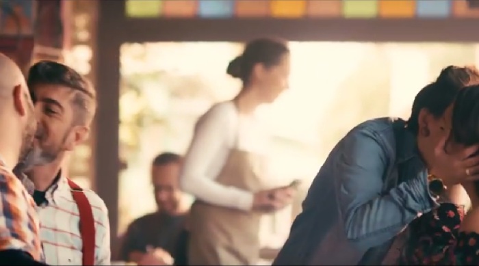 Globo vai mostrar propaganda com beijo gay e contra homofobia