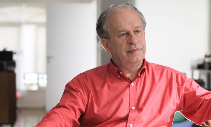 Ministro da Educação defende respeito a LGBT nas escolas